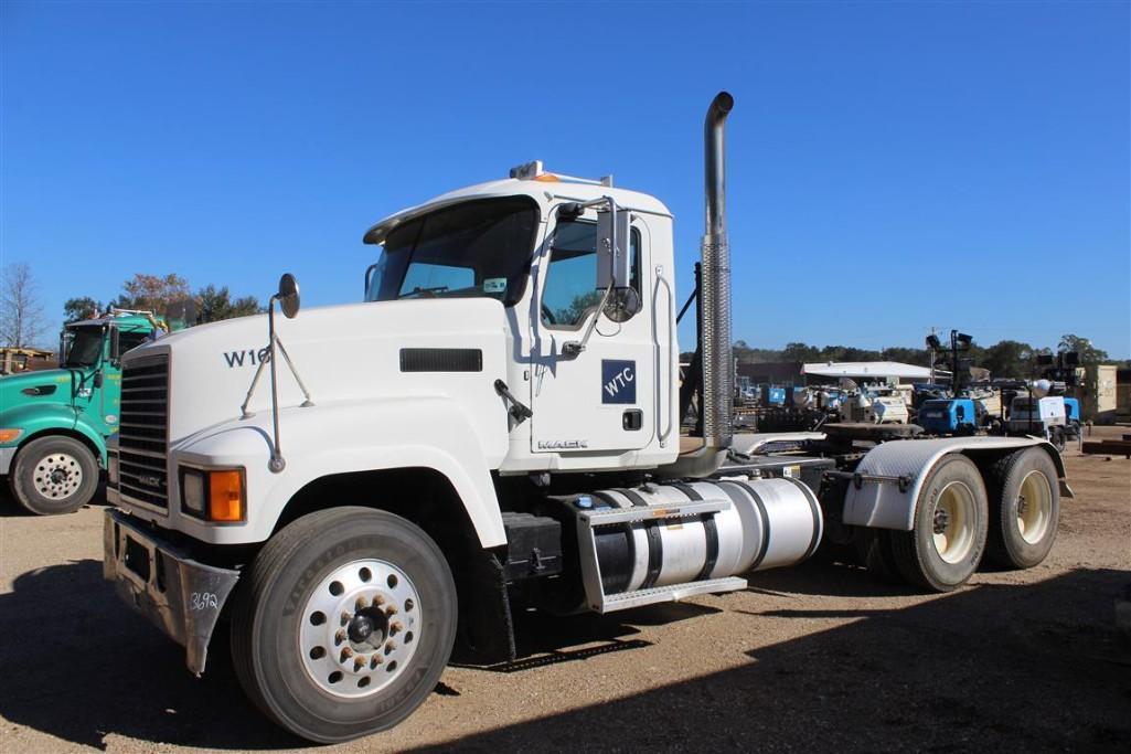 2016 MACK CHU613 DAY CAB