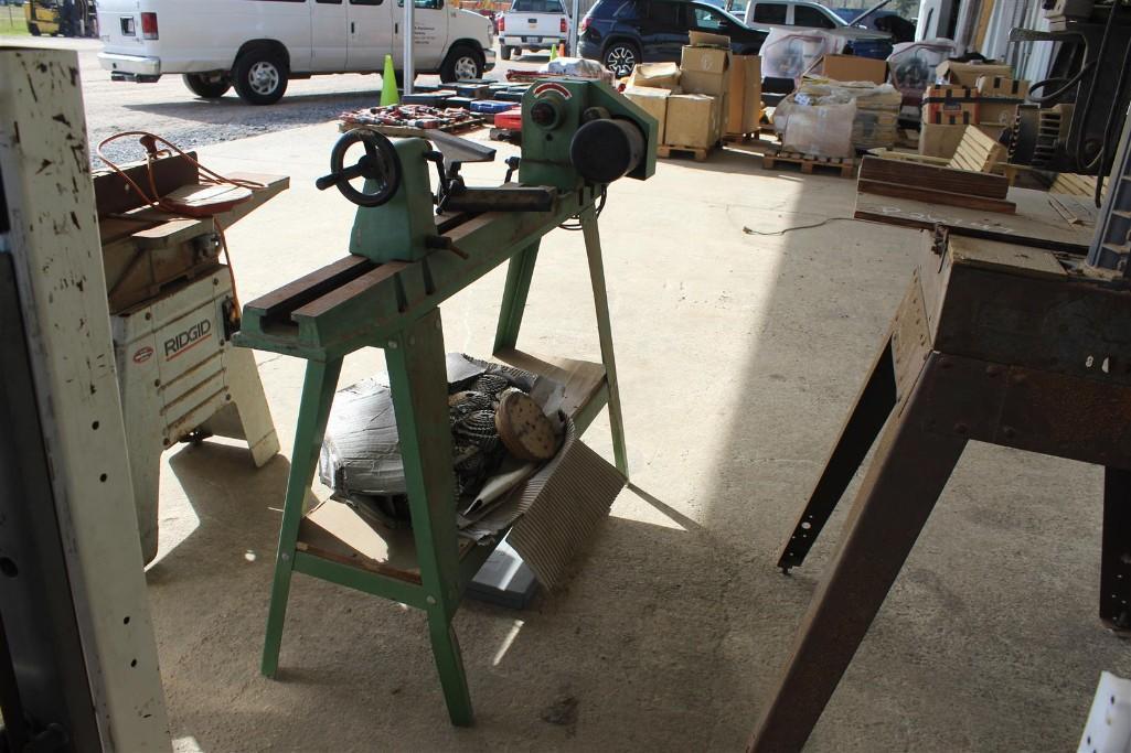 CENTRAL WOOD LATHE W/ REV HEAD