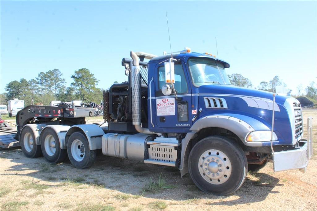 2012 MACK GU813