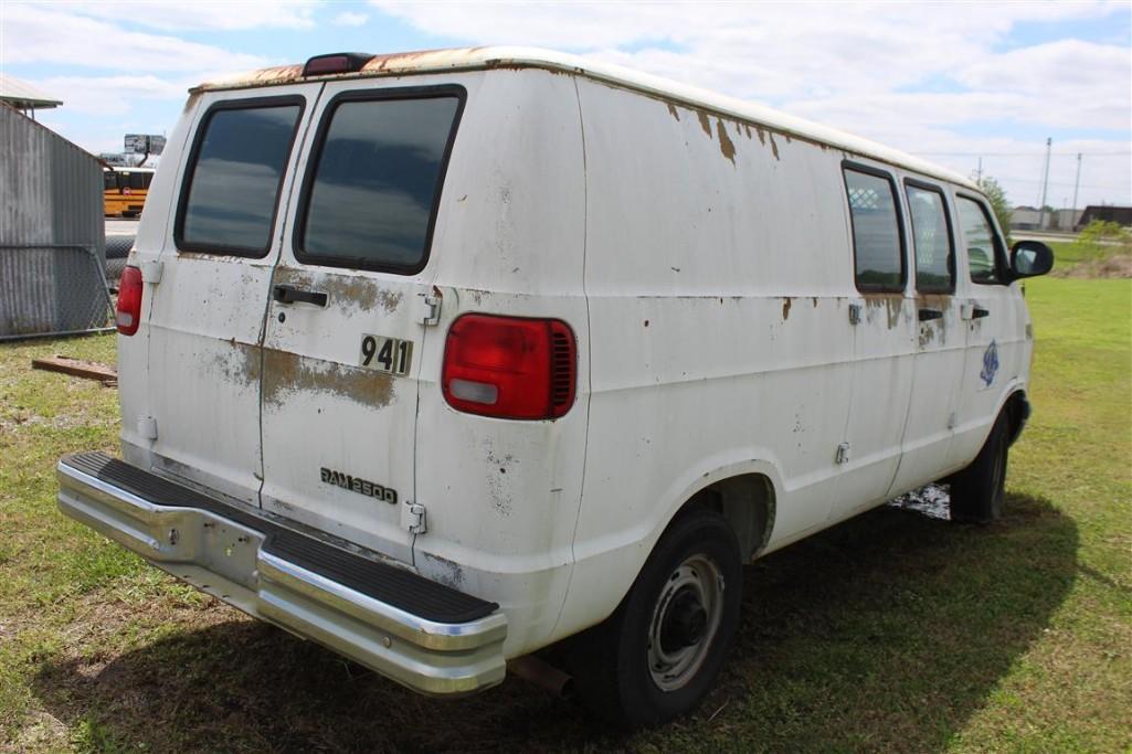 1999 DODGE RAM 2500 (VIN: 2B7JB21Y9XK579612)