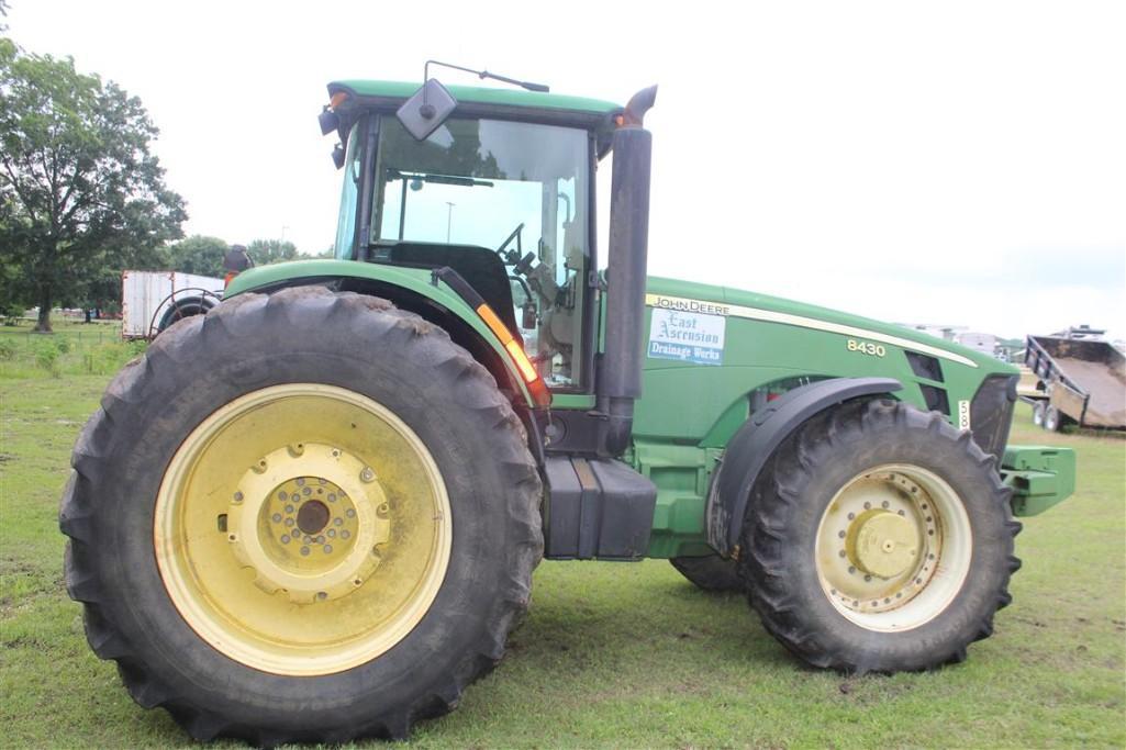 2007 JOHN DEERE 8430 4X4 and JOHN DEERE 1510C CARRY ALL SCRAPER