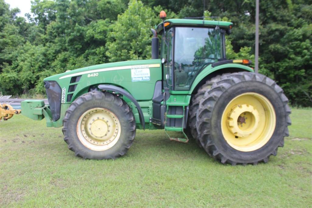 2007 JOHN DEERE 8430 4X4 and JOHN DEERE 1510C CARRY ALL SCRAPER