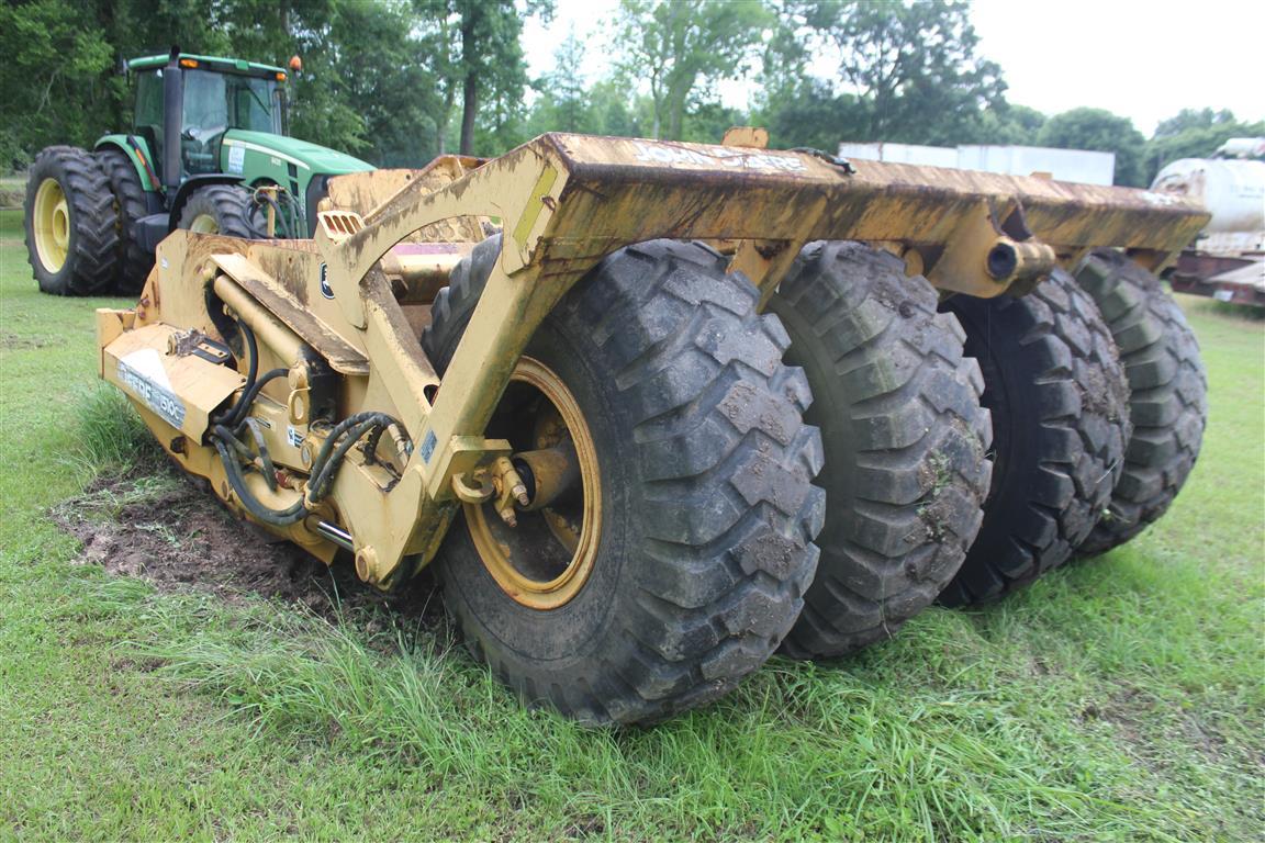 2007 JOHN DEERE 8430 4X4 and JOHN DEERE 1510C CARRY ALL SCRAPER