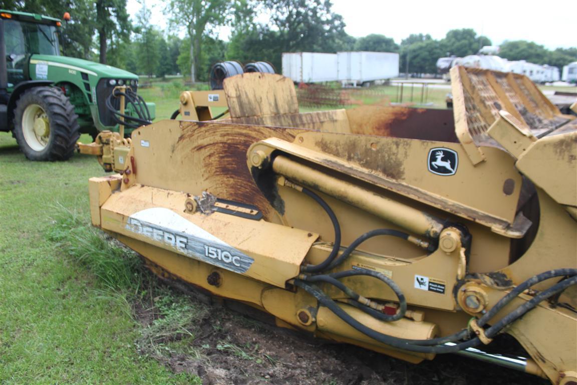 2007 JOHN DEERE 8430 4X4 and JOHN DEERE 1510C CARRY ALL SCRAPER