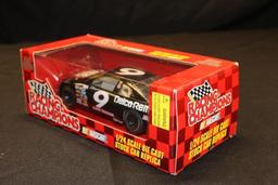 1996 Racing Champions #9, 1:24 Scale Die Cast Stock Car Replica