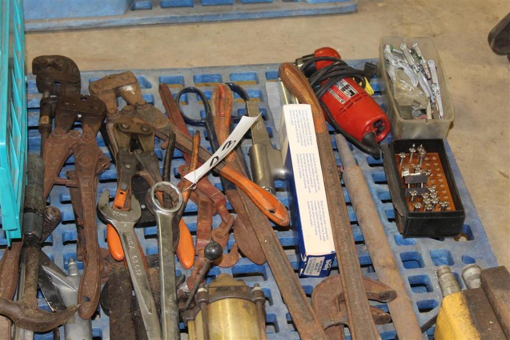 LOT OF MISC TOOLS