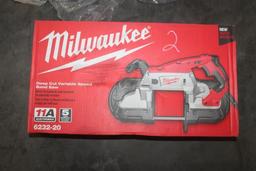 APPEARS UNUSED MILWAUKEE ELECTRIC DEEP CUT VARIABLE SPEED DRIVE BANDSAW