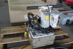 HYTORC HYDRAULIC PUMP W/ HOSES