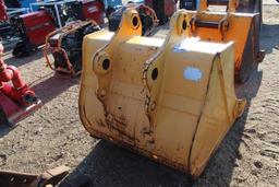 HYUNDAI R160 40IN DIGGING BUCKET