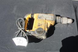 DEWALT D25602 ELECTRIC HAMMER DRILL