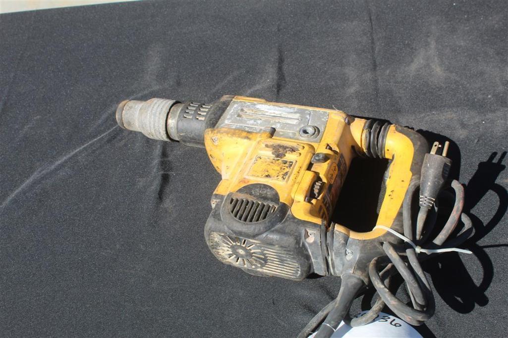 DEWALT D25602 ELECTRIC HAMMER DRILL