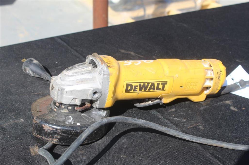 DEWALT DWE402N ELECTRIC 4 1/2 INCH GRINDER