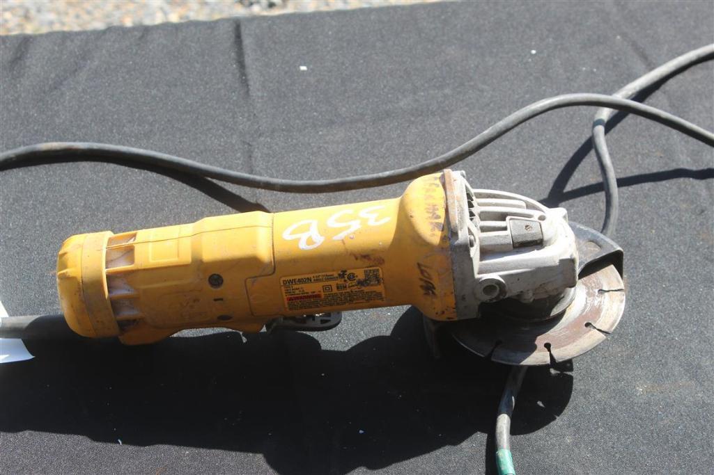 DEWALT DWE402N ELECTRIC 4 1/2 INCH GRINDER