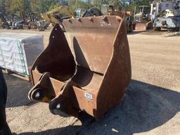 DAMAGED CLEANOUT DIGGING BUCKET