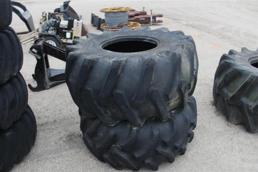 LOT OF 4 28L26 RT LOADER TIRES