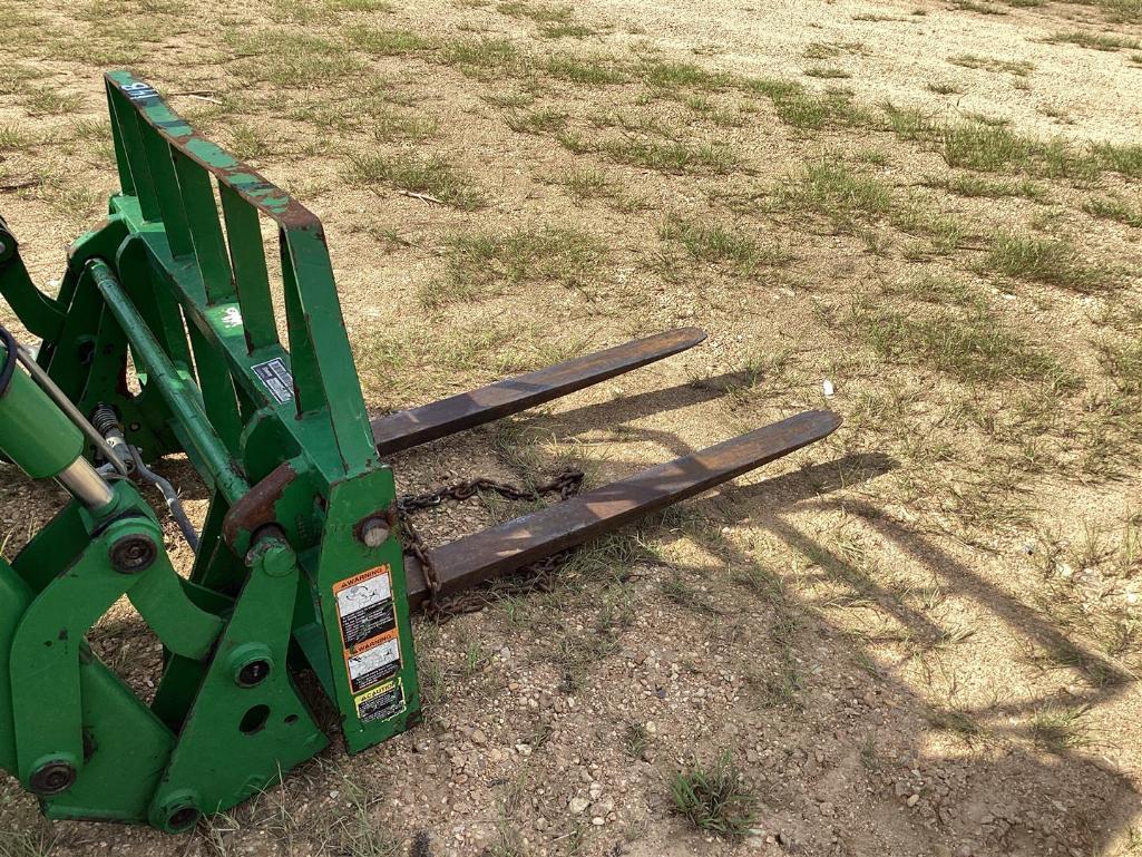 JOHN DEERE QUICK ATTACH PALLET FORKS