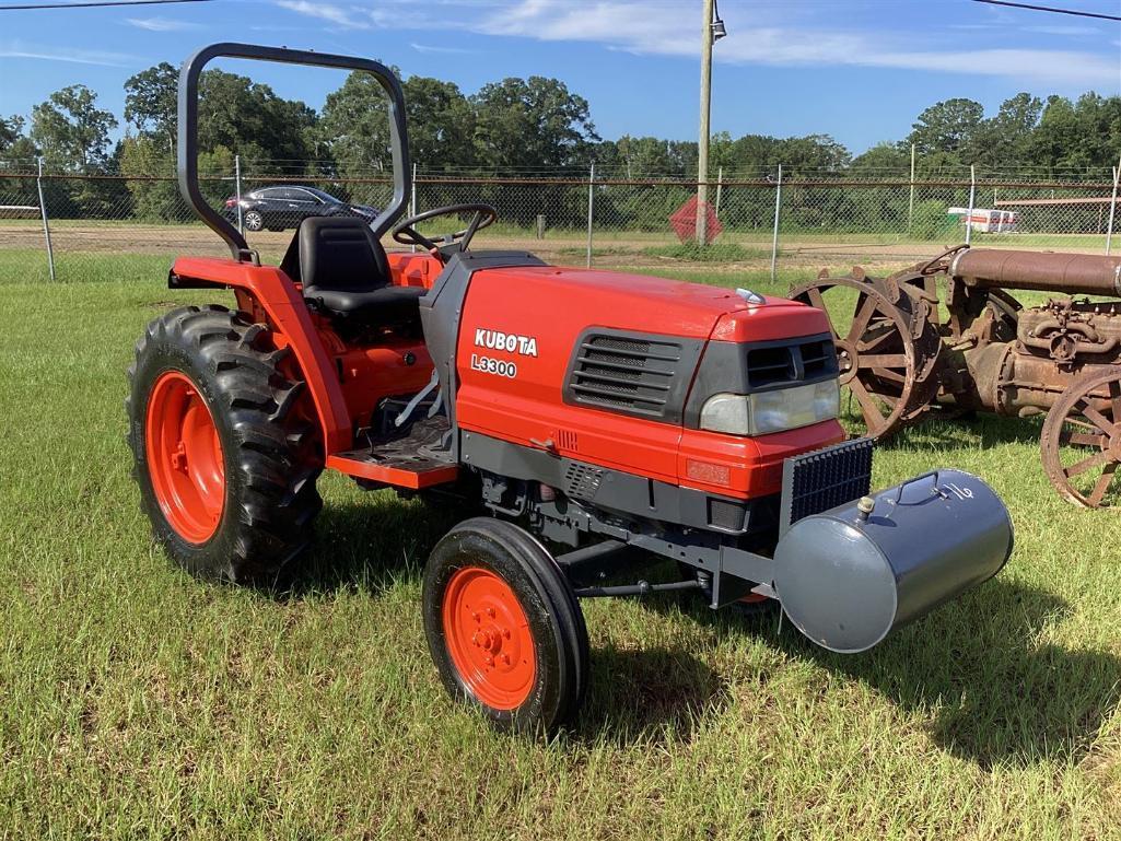 KUBOTA L3300 TRACTOR