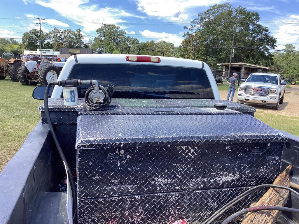 2004 CHEVROLET SILVERADO 2500 PICKUP TRUCK