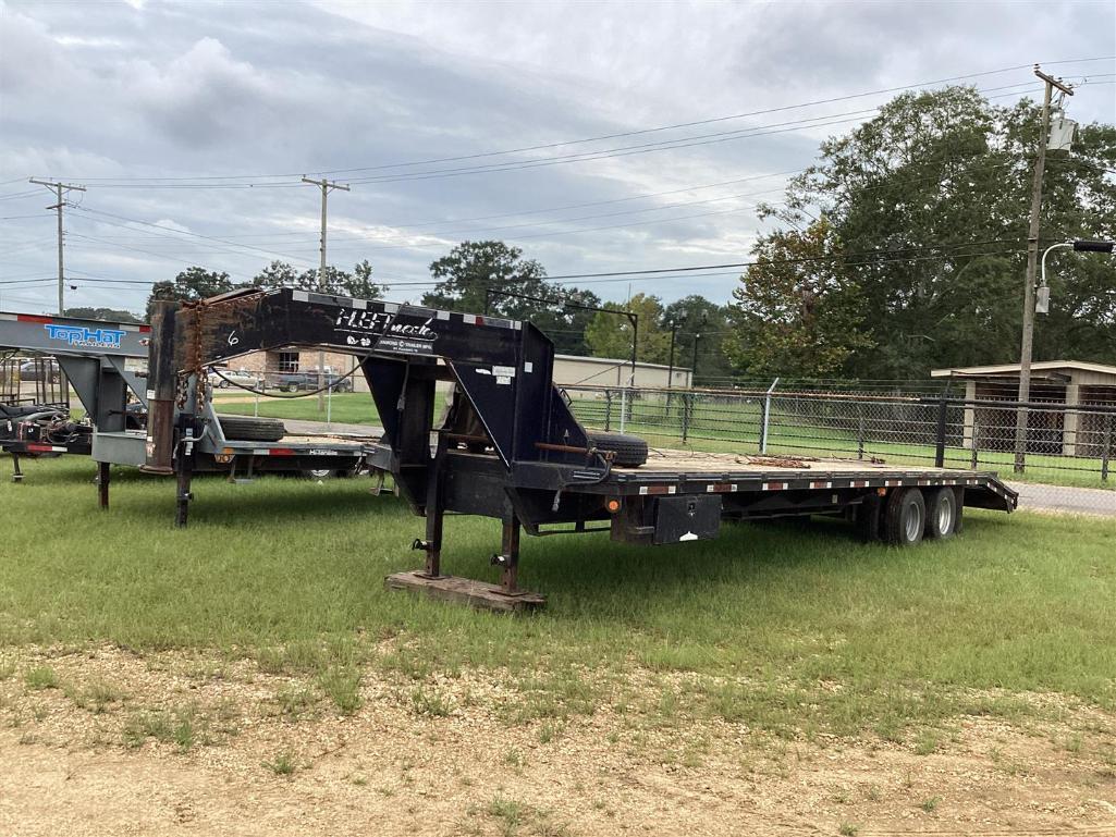 2007 FLEETNECK ENTERPRIES, INC. 32FT GOOSENECK TRAILER