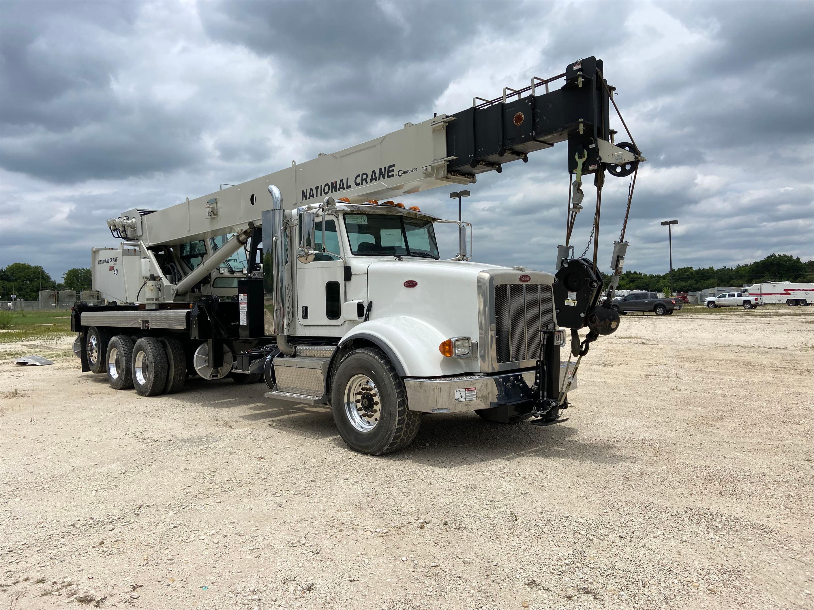 2014 NATIONAL NBT 40 Mobile Swing Truck Crane, s/n 299977, 40 Ton Lift Rating (US), 103' 5 Section
