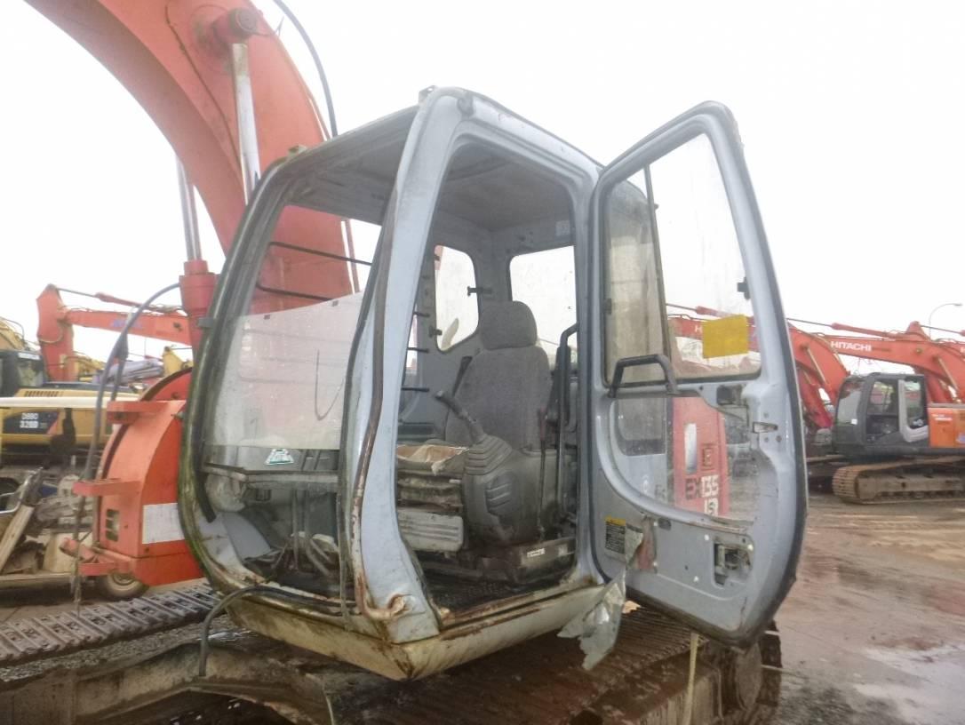 HITACHI EX135USR 10090