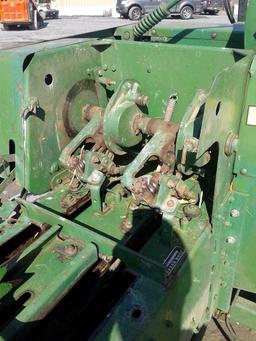 John Deere 336 Baler w/ Kicker. Nice Shape      / Onsite Lot#121