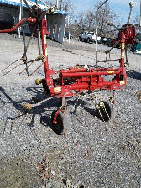 H&S 520-H 4 Star Tedder. Hydraulic Fold.      / Onsite Lot#653