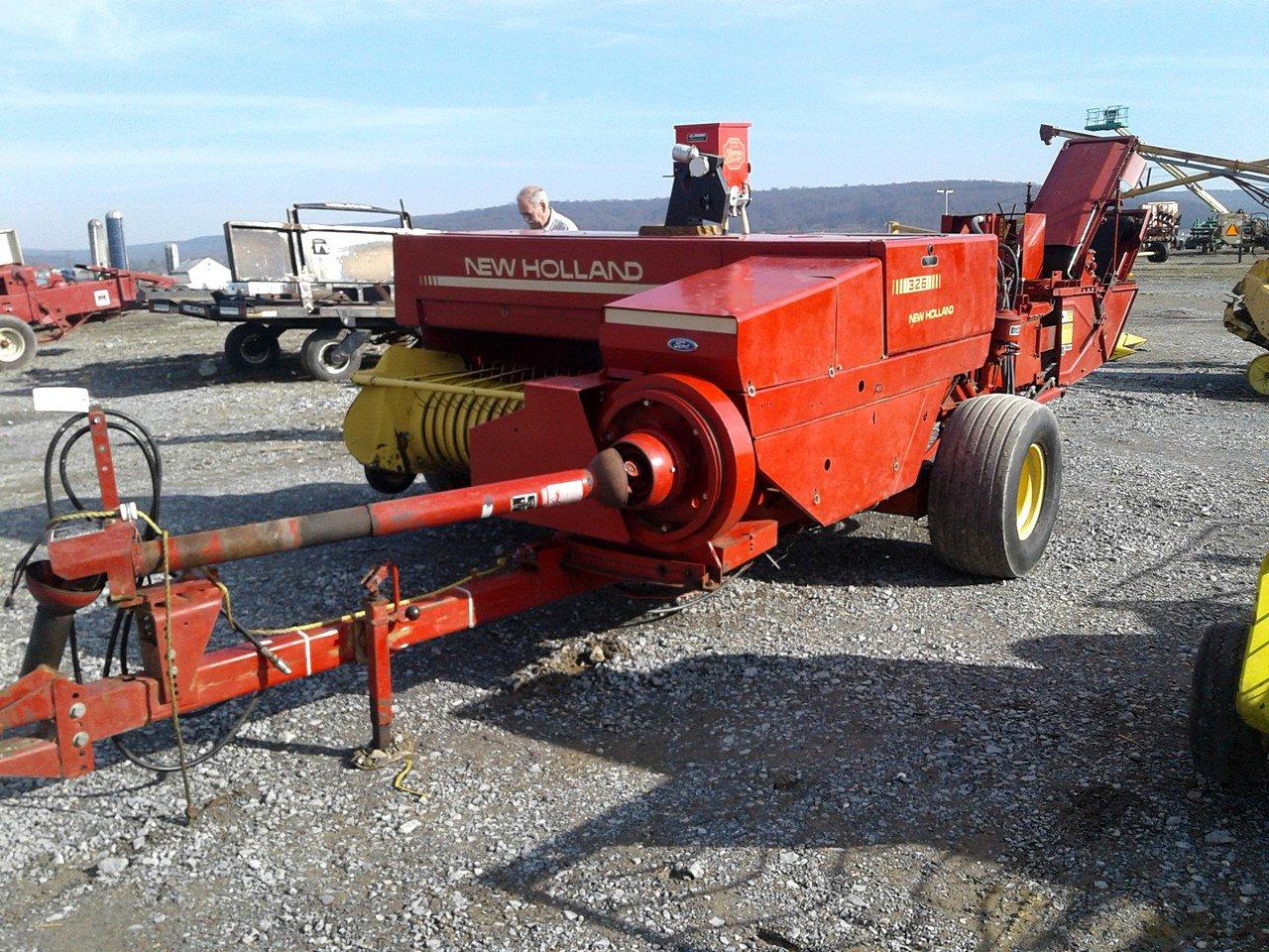 New Holland 326 Baler w/ Thrower & Gandy Applicator. Clean Machine!      /