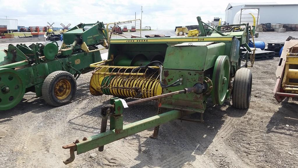 John Deere 336 Small Square Baler