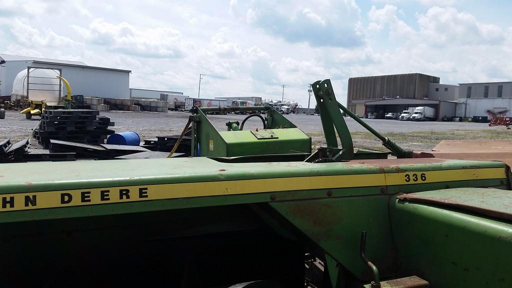 John Deere 336 Small Square Baler