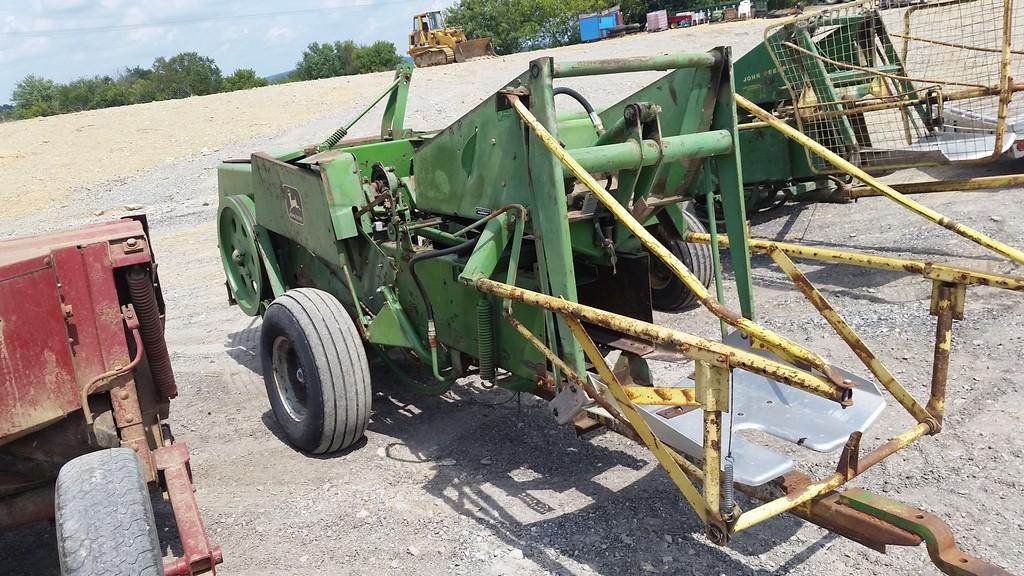 John Deere 336 Small Square Baler