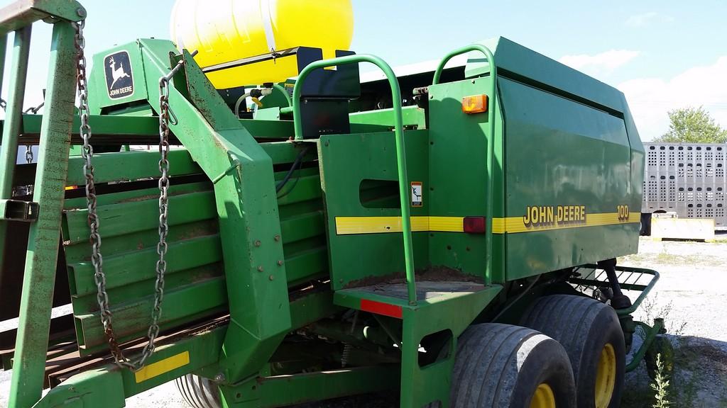 John Deere 100 Square Baler