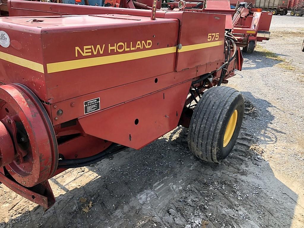 New Holland 575 Small Square Baler