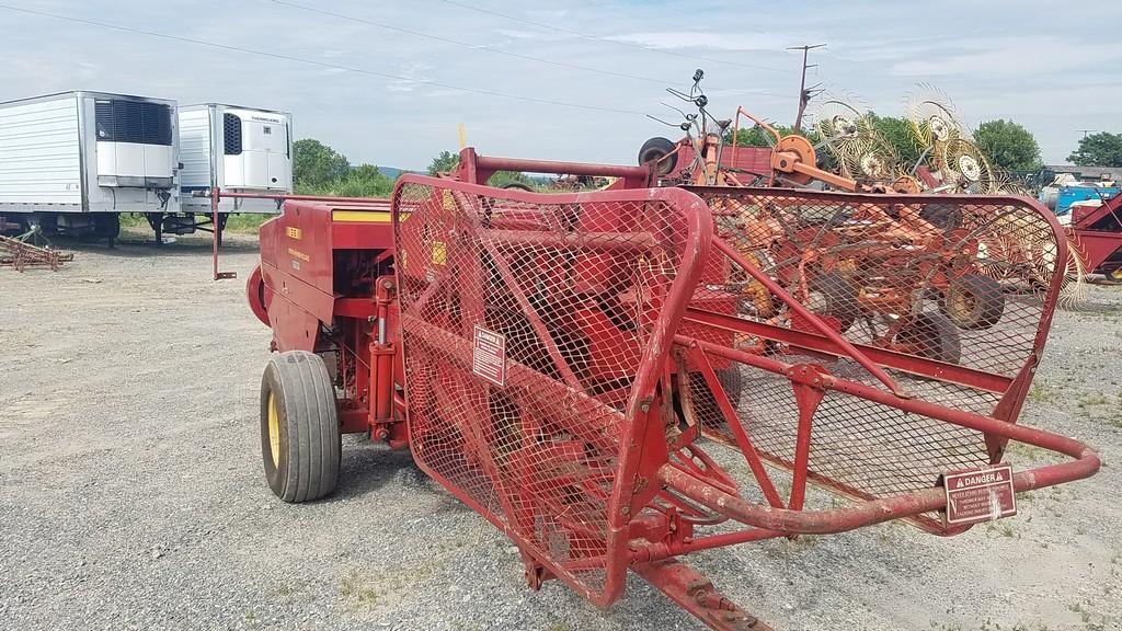 New Holland 316 Small Square Baler