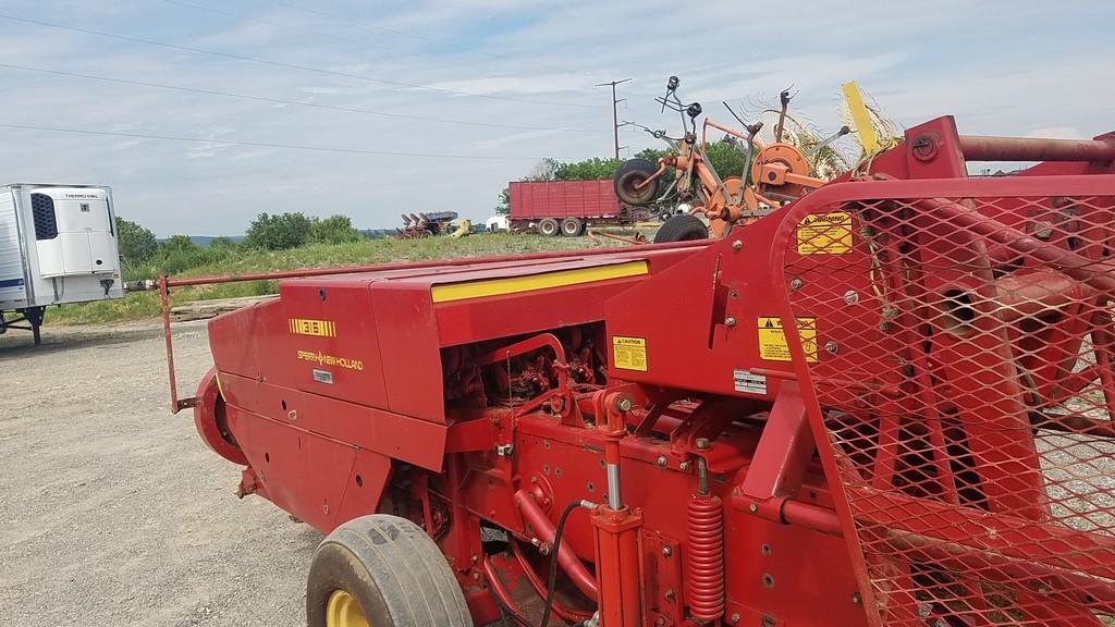 New Holland 316 Small Square Baler