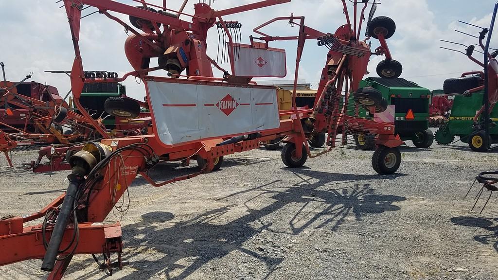 Kuhn  GA7302DL Rotary Rake