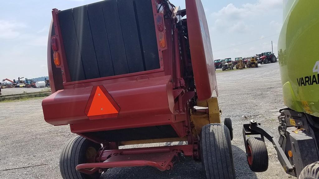 2016 New Holland Roll-Belt 450 Round Baler