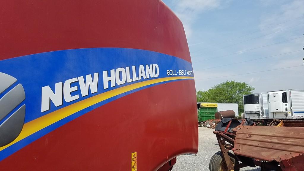 2016 New Holland Roll-Belt 450 Round Baler