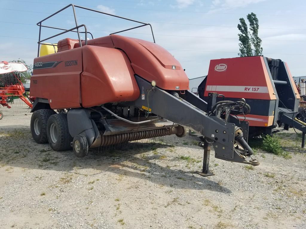 Hesston  7433 Big Square Baler