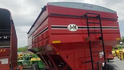 J&M 650 Gravity Wagon