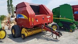 2011 New Holland BR7090 Round Baler