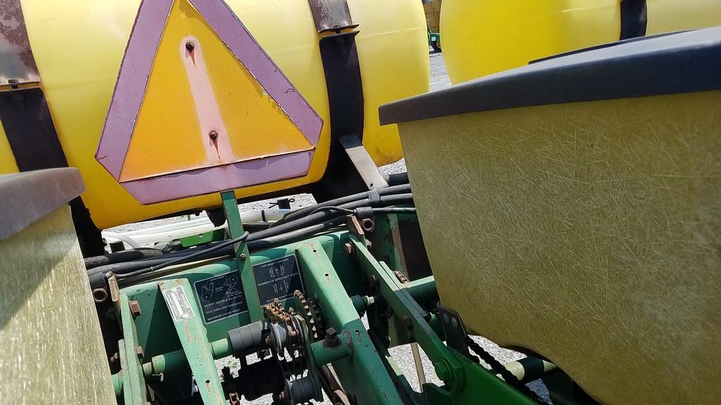 John Deere 7000 Planter