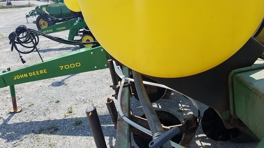 John Deere 7000 Planter