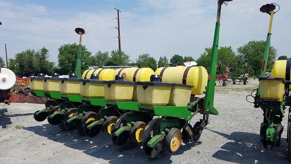 John Deere 7000 Planter