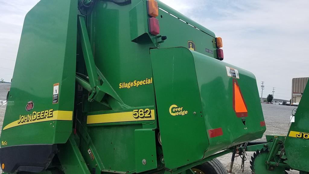 2006 John Deere 582 Round Baler