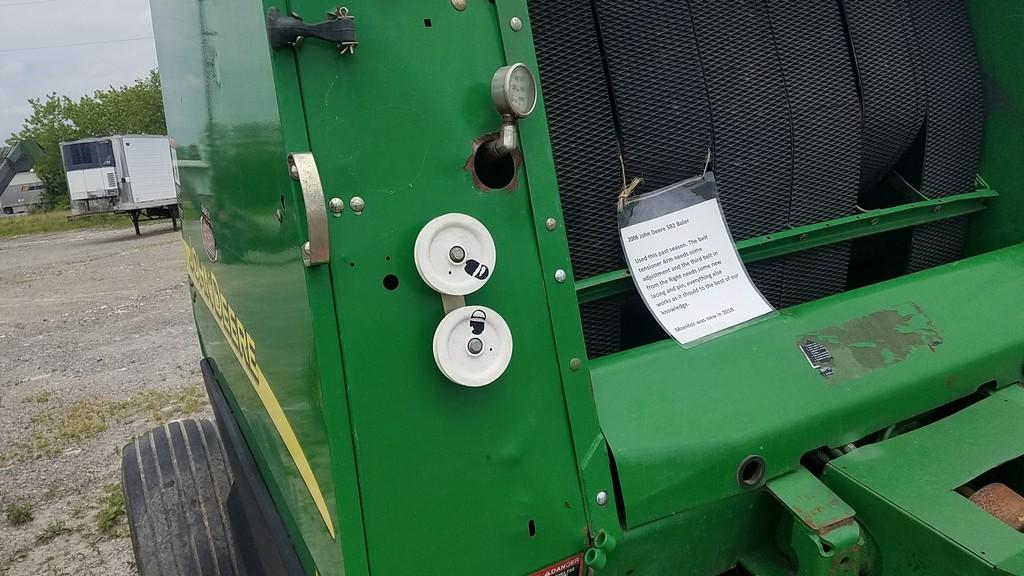 2006 John Deere 582 Round Baler