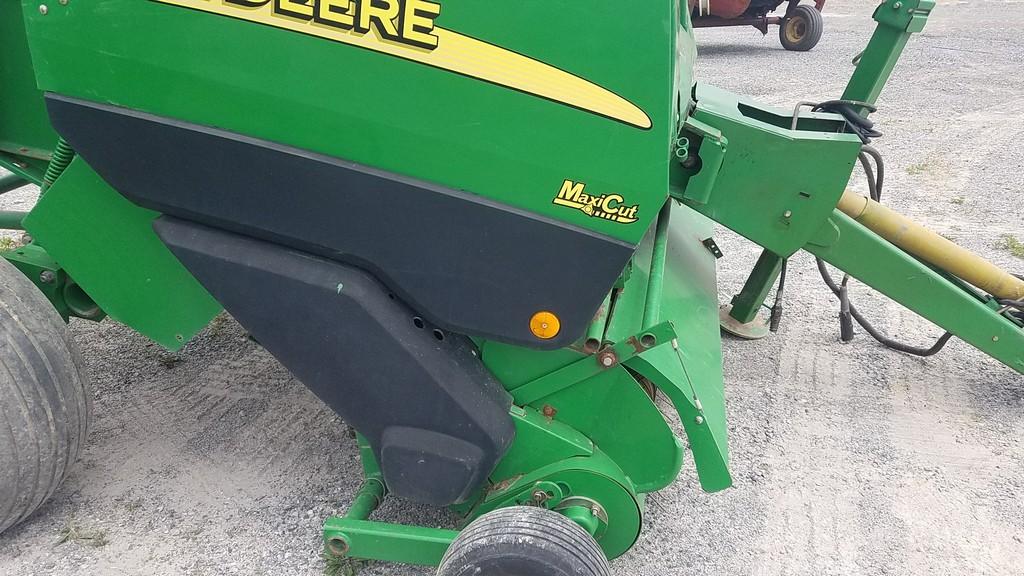 2006 John Deere 582 Round Baler