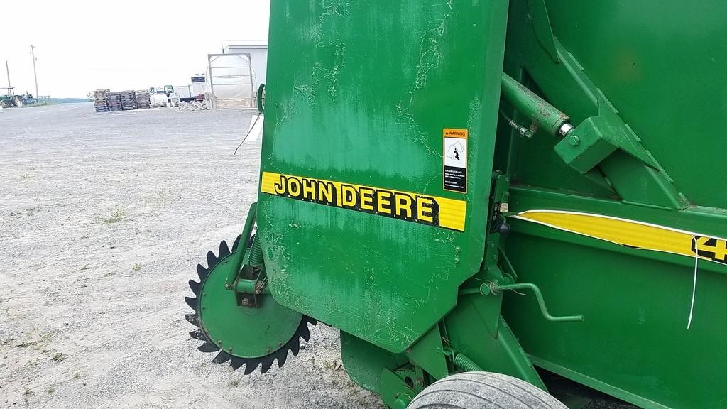 John Deere 456 Round Baler