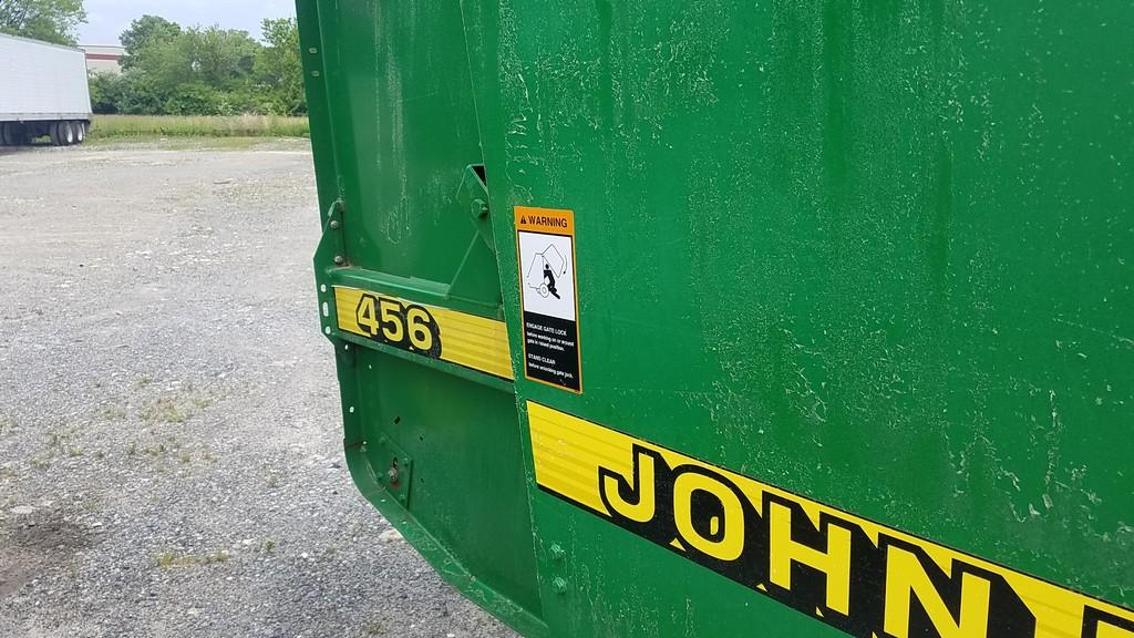 John Deere 456 Round Baler