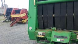 John Deere 556 Round Baler